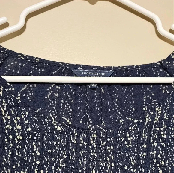 Lucky Brand Women's Size Large Navy Printed Smocked Cotton Modal Blouse Blue - Picture 4 of 8